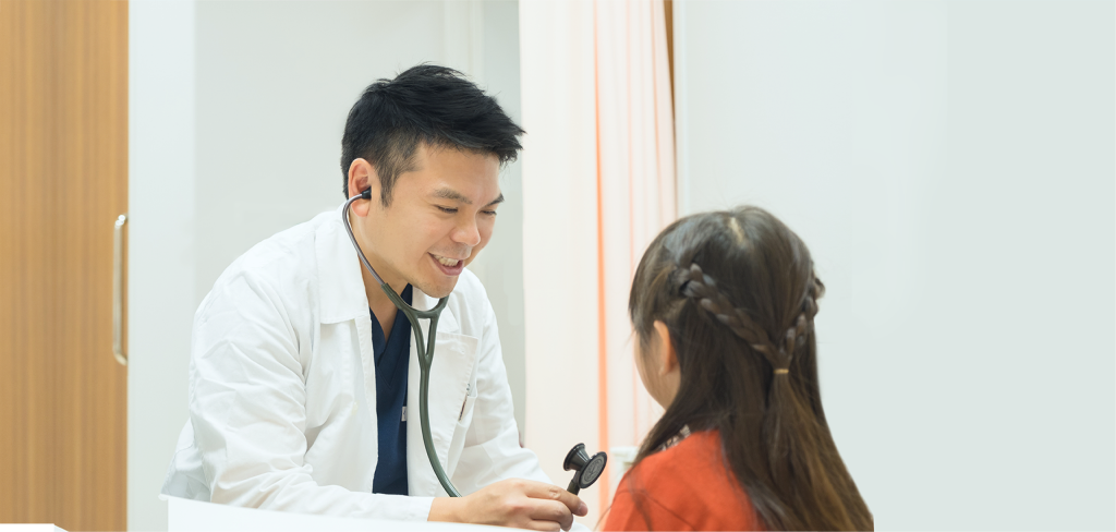 医師による問診のようす